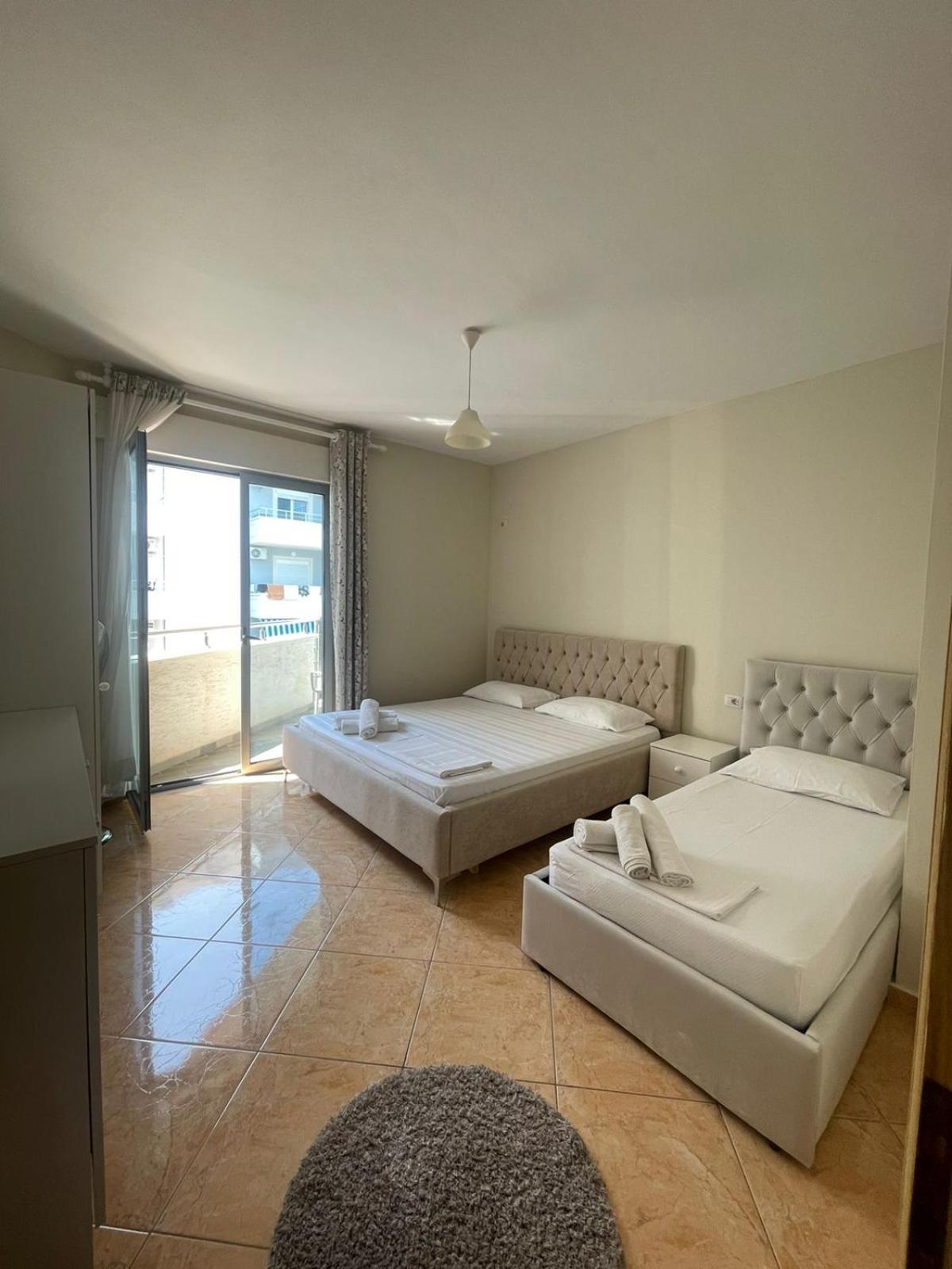 Maison Apartments Vlorë Zimmer foto